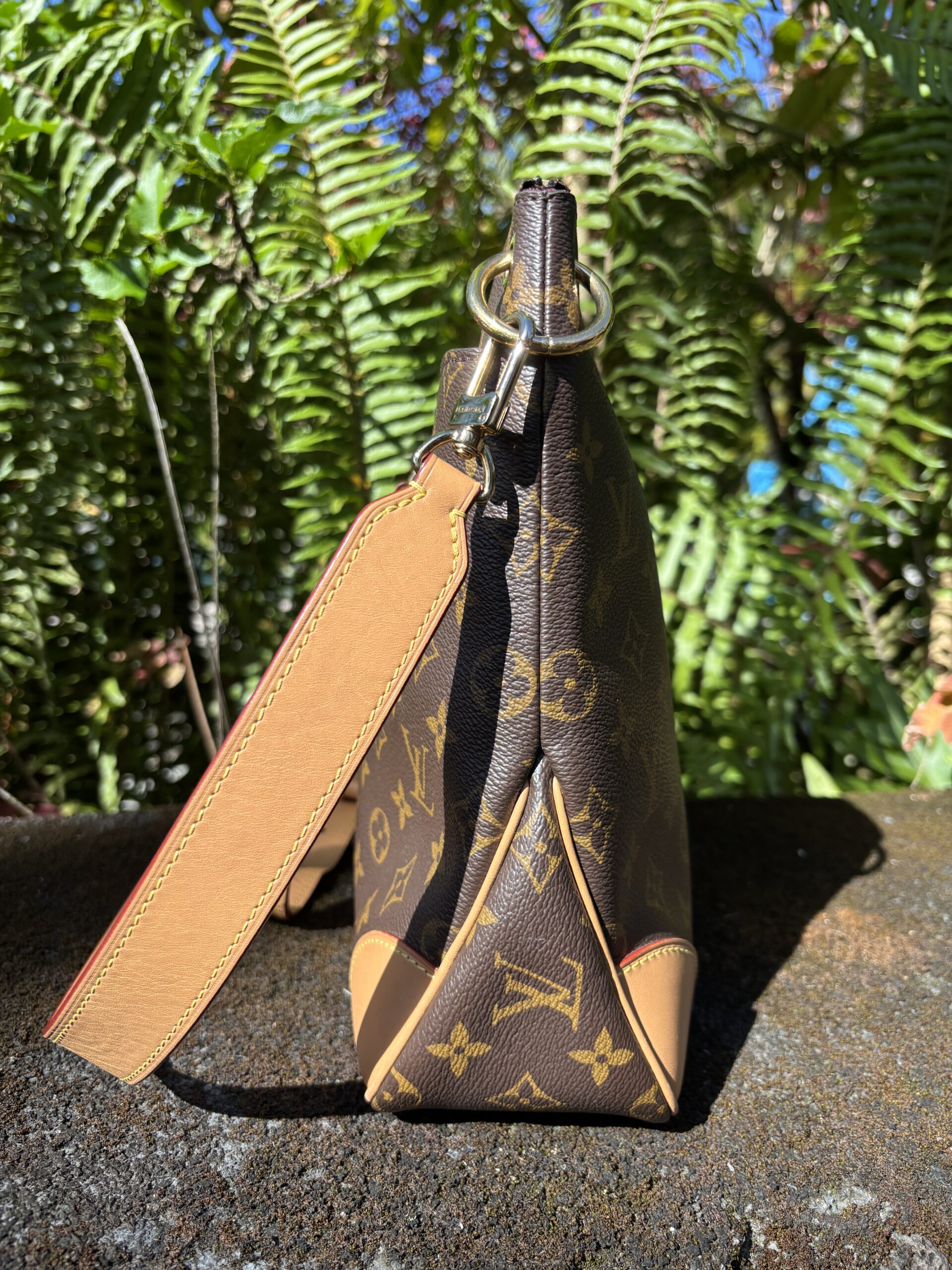 Louis Vuitton Monogram Odeon MM Crossbody - Image 6