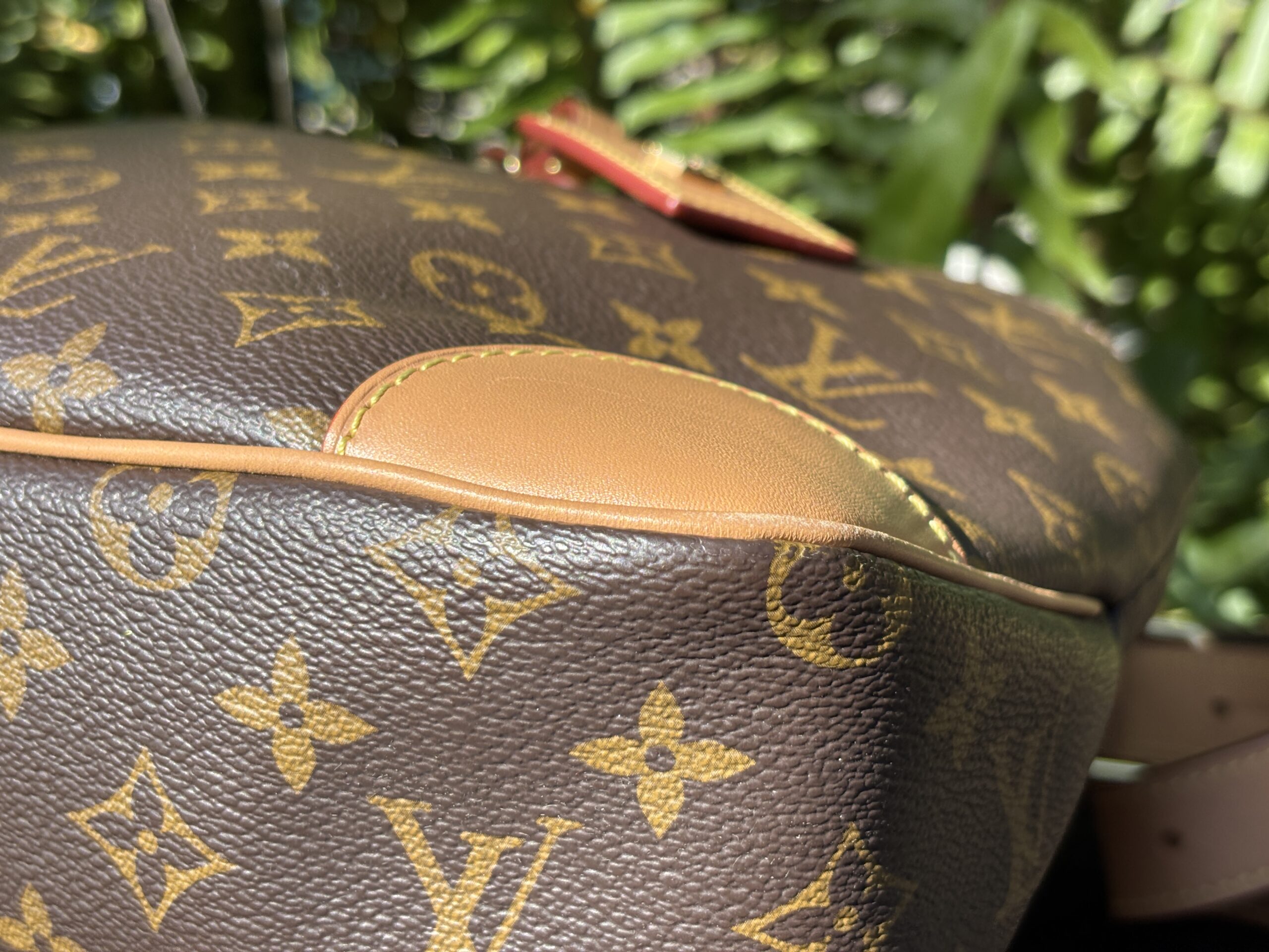 Louis Vuitton Monogram Odeon MM Crossbody - Image 11