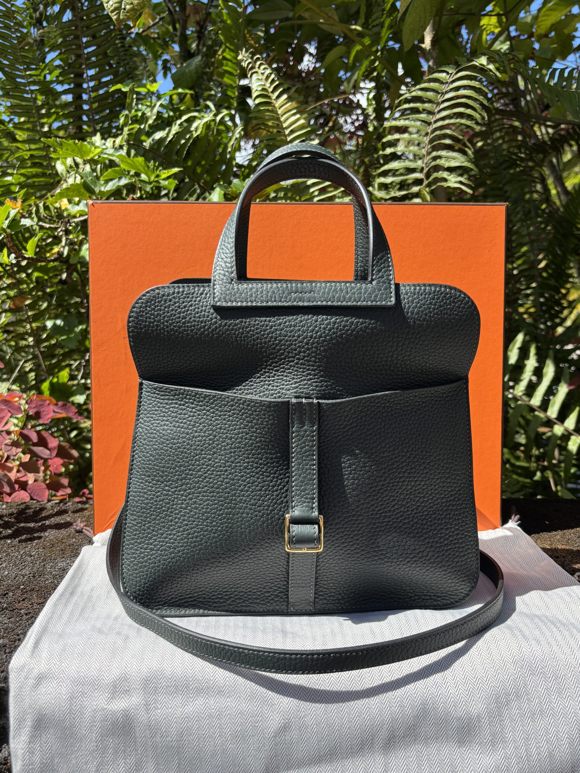 Hermès Vert Cypress Halzan 25 Crossbody