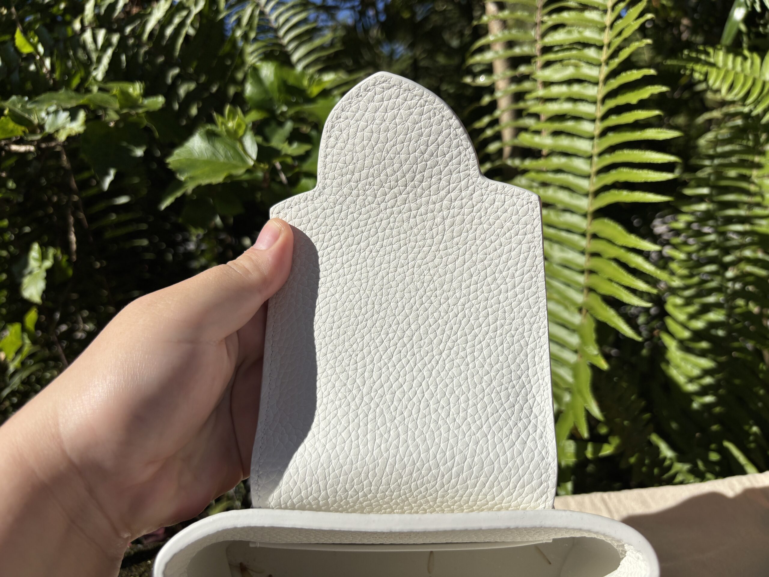 Louis Vuitton White Leather Capucines BB - Image 11